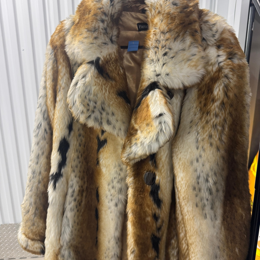 Pamela McCoy Faux Lynx Bobcat Fur Coat, Elegant Faux Fur Coat Vegan Sz Large - Picture 15 of 17